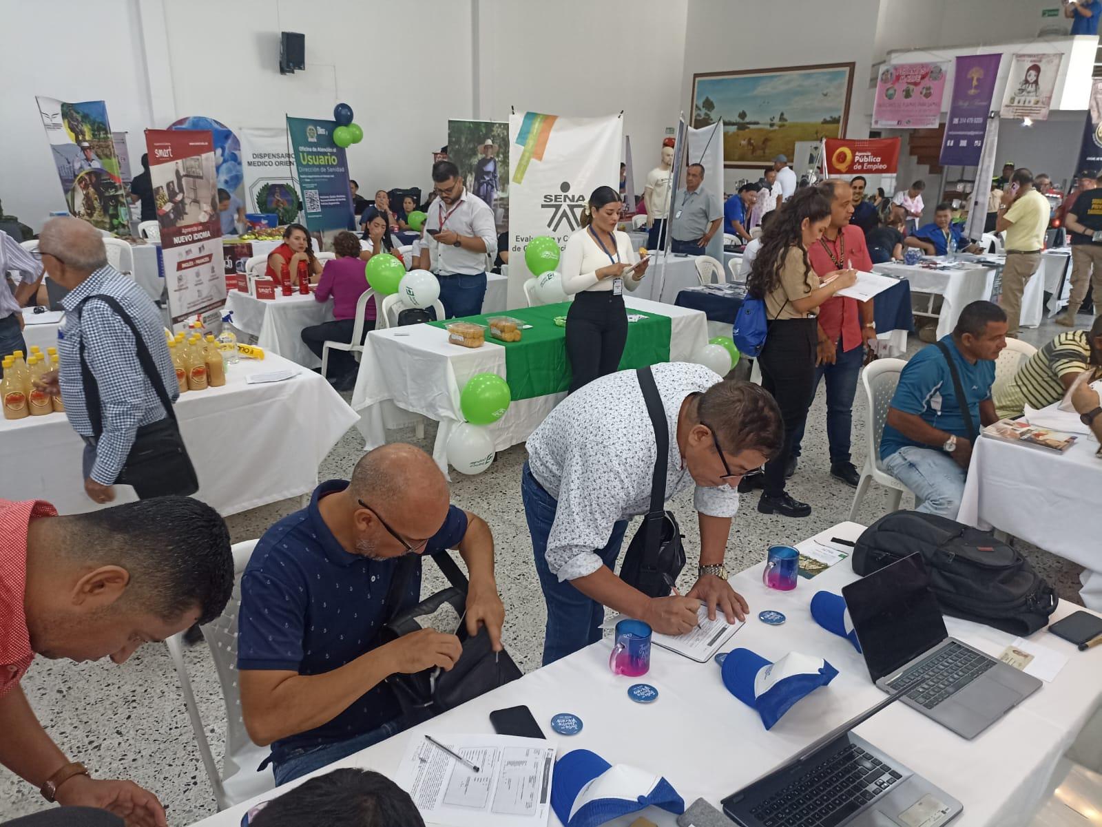 Expoveterano en Villavicencio: 400 asistentes y 32 empresas destacaron en la feria de servicios