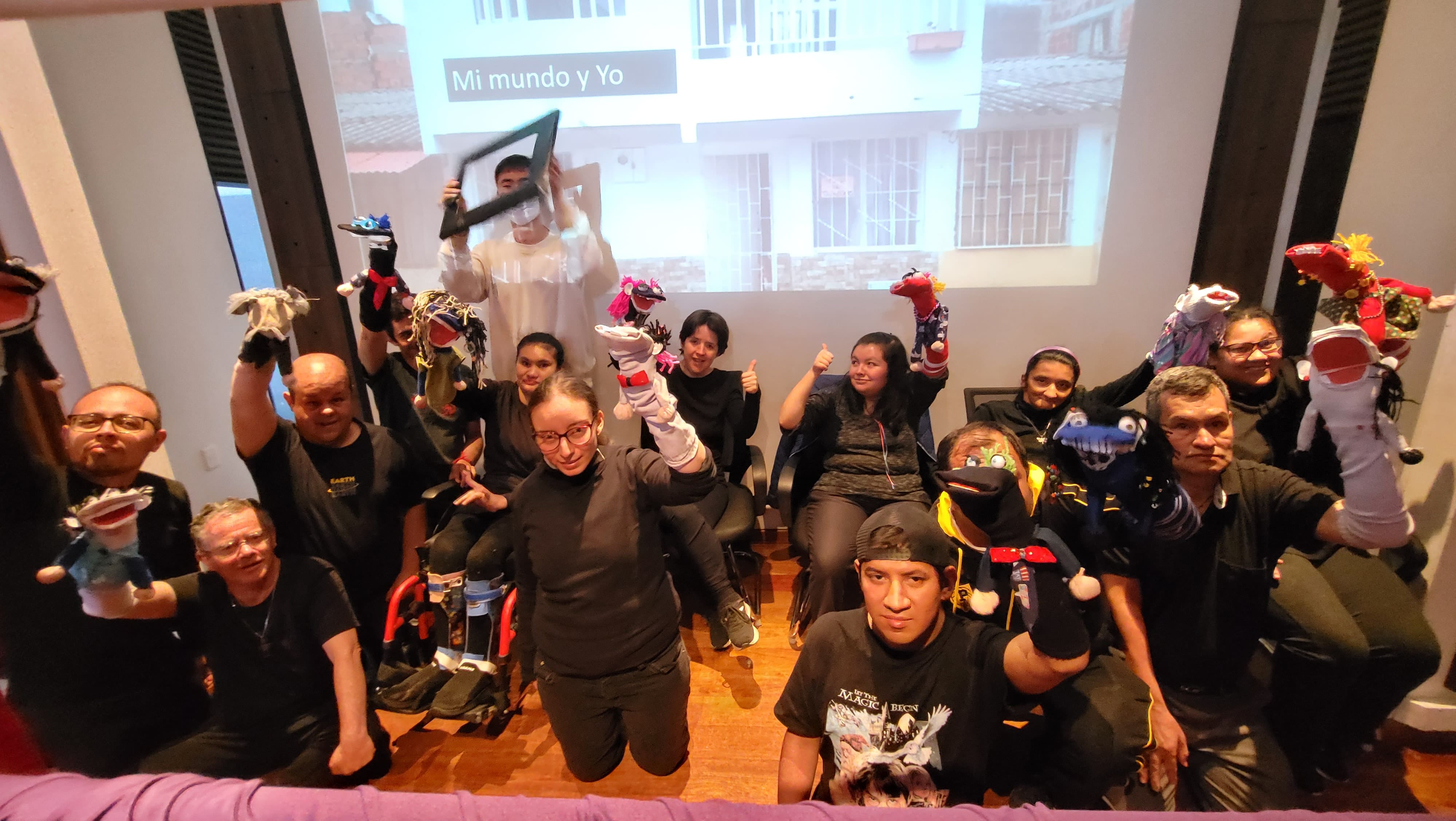 Un éxito obra de teatro con títeres protagonizada por beneficiarios de Rehabilitación Inclusiva
