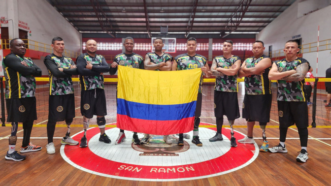Equipo-de-voleibol-sentado-de-la-DIVRI.jpg