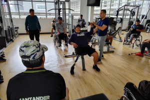 Entrenamiento de fuerza en uno de los gimnasios de la DIVRI Foto-entrenamiento-veterano-con-discapacidad.jpg