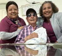 Una de las visitas hechas por funcionarias de la DIVRI a un veterano de la Guerra de Corea en Bogotá Visita-domiciliaria-veterano-Guerra-de-Corea.jpg