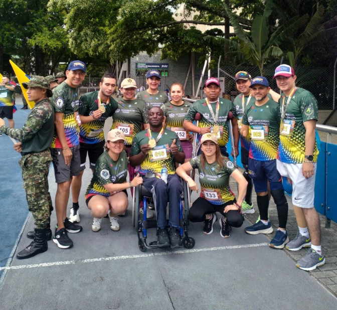 La primera carrera mundial de veteranos tuvo lugar el domingo 19 de octubre en Medellín. WhatsApp-Image-2025-10-21-at-4-20-47-PM.jpeg